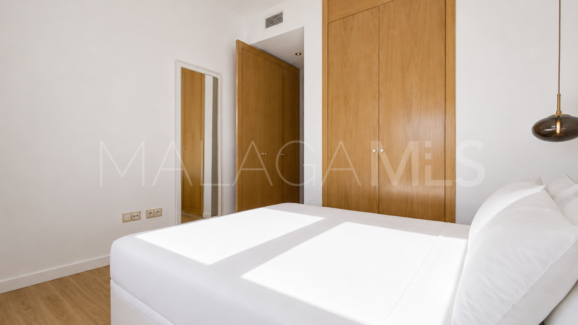 For sale penthouse in Estepona Centre
