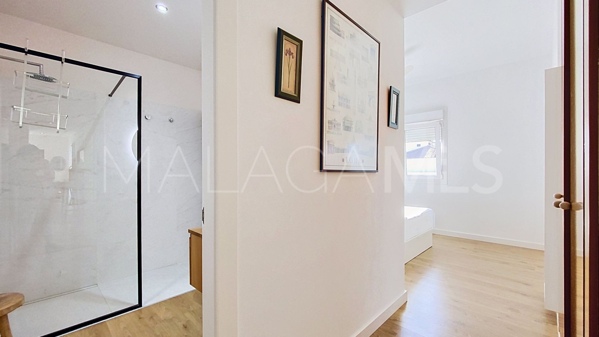 For sale penthouse in Estepona Centre