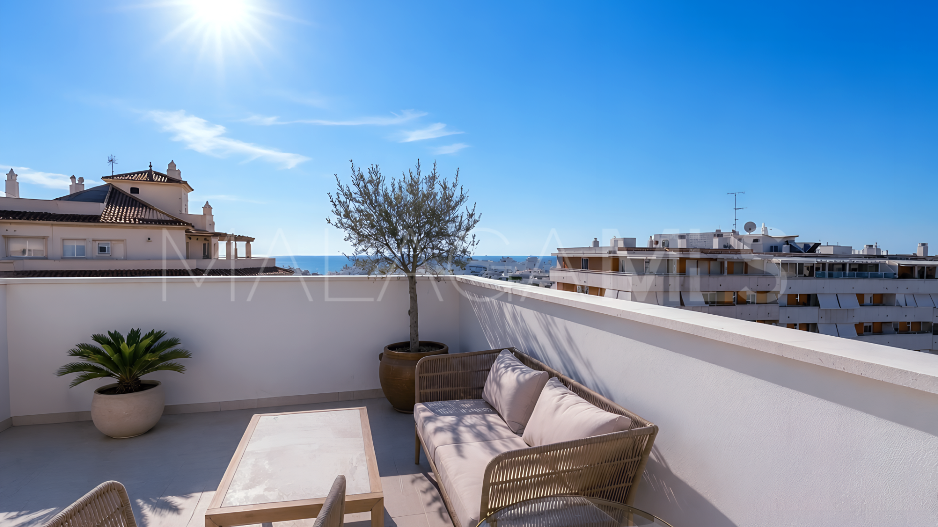 For sale penthouse in Estepona Centre
