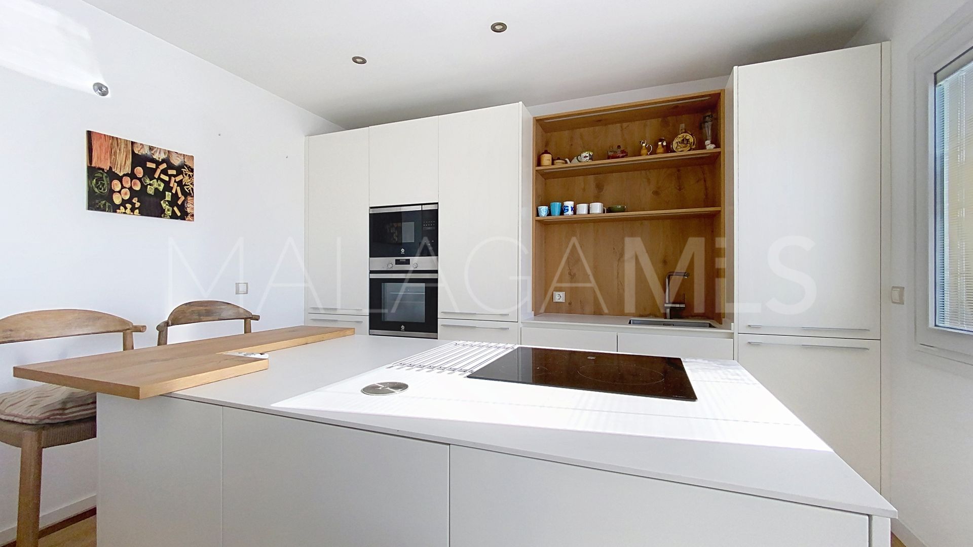 For sale penthouse in Estepona Centre