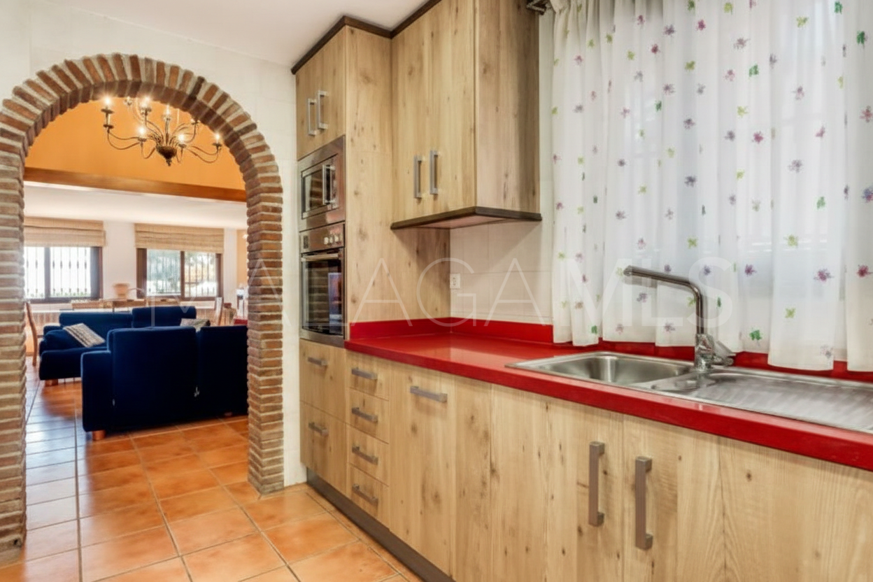 Maison de campagne for sale in Los Reales - Sierra Estepona