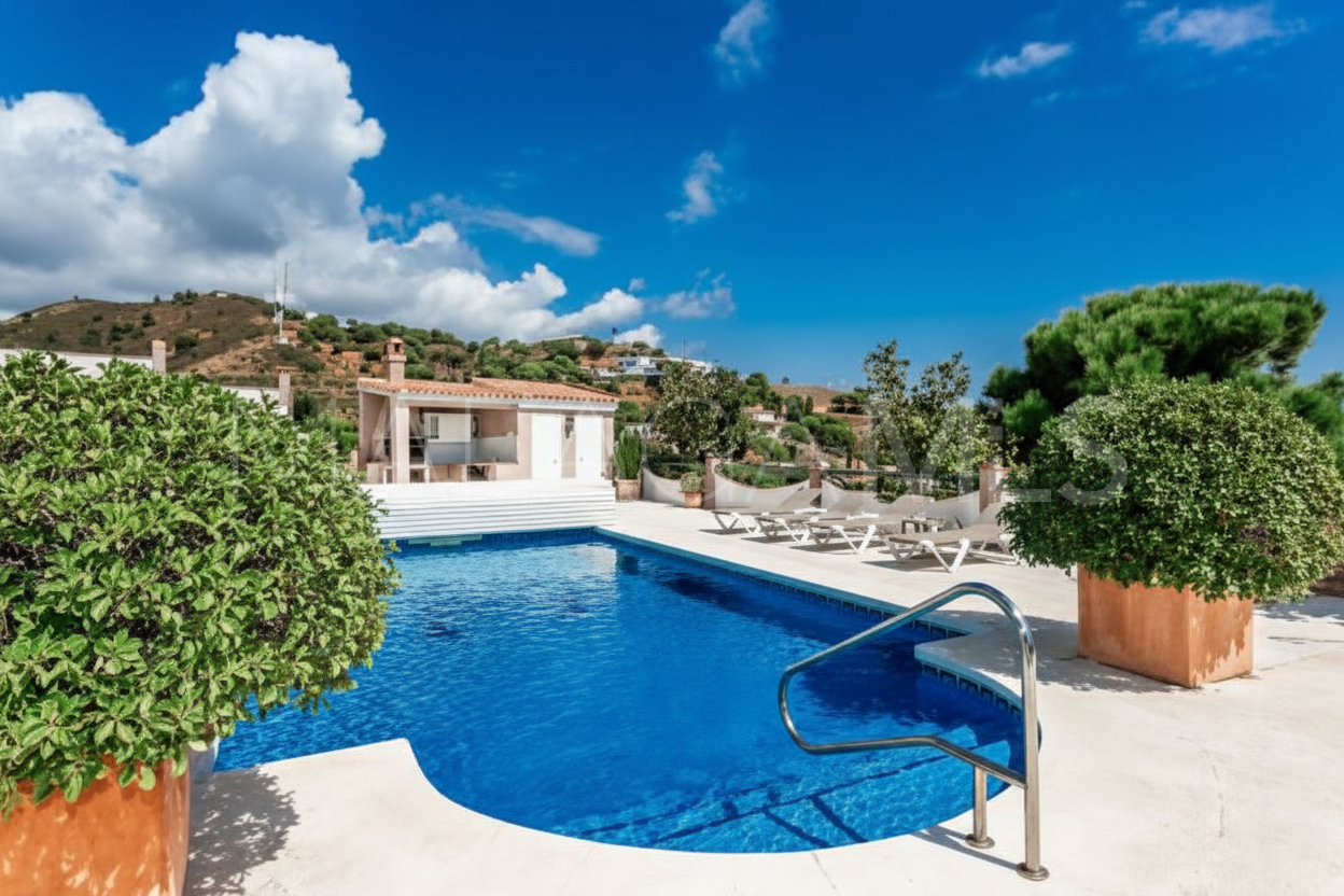 Buy country house with 6 bedrooms in Los Reales - Sierra Estepona