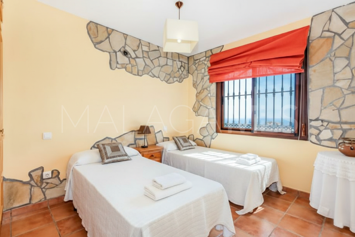 Maison de campagne for sale in Los Reales - Sierra Estepona