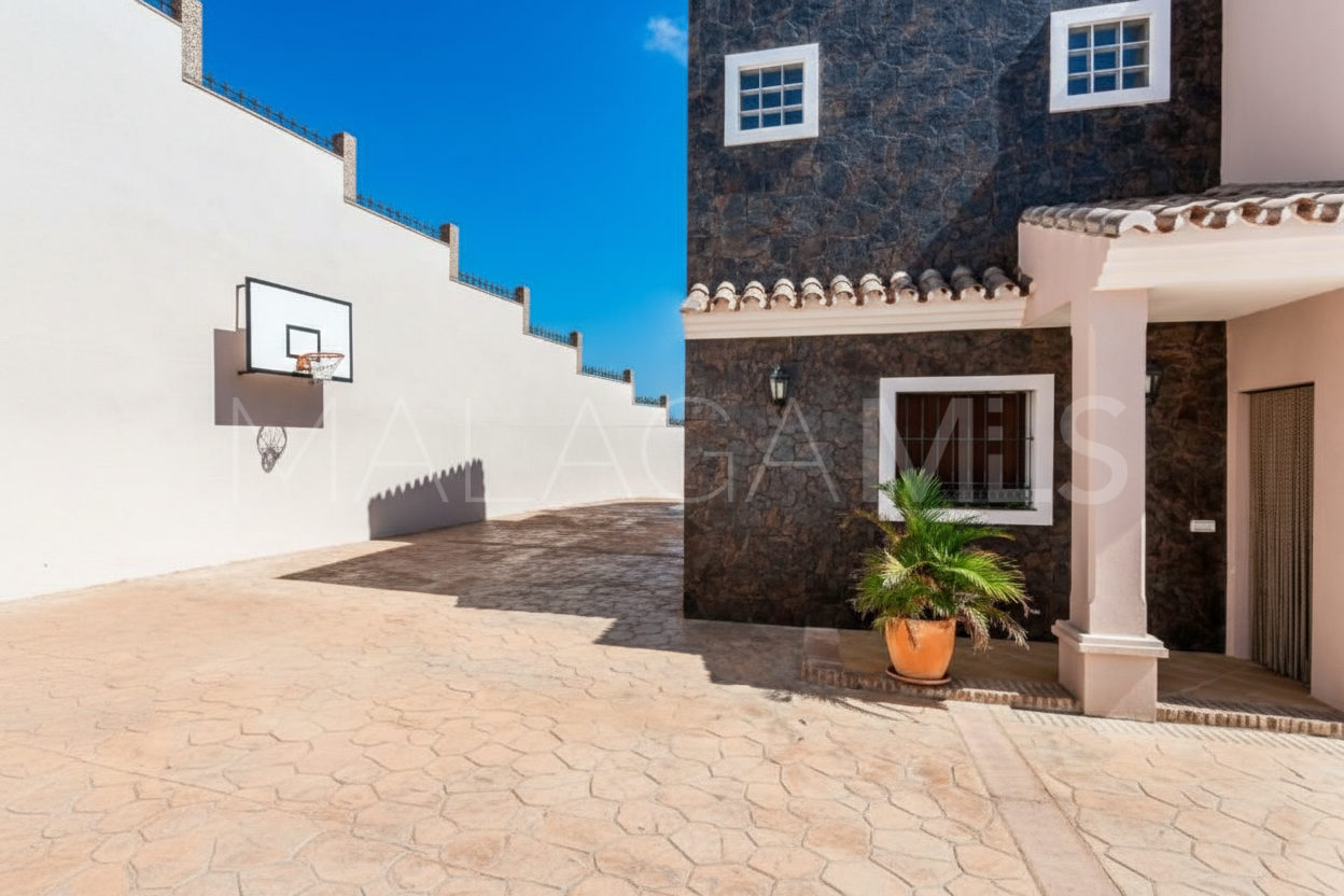 Maison de campagne for sale in Los Reales - Sierra Estepona