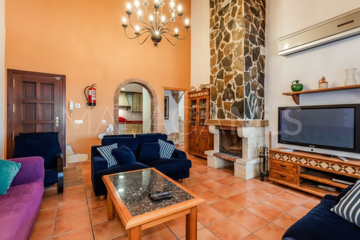 Buy country house with 6 bedrooms in Los Reales - Sierra Estepona