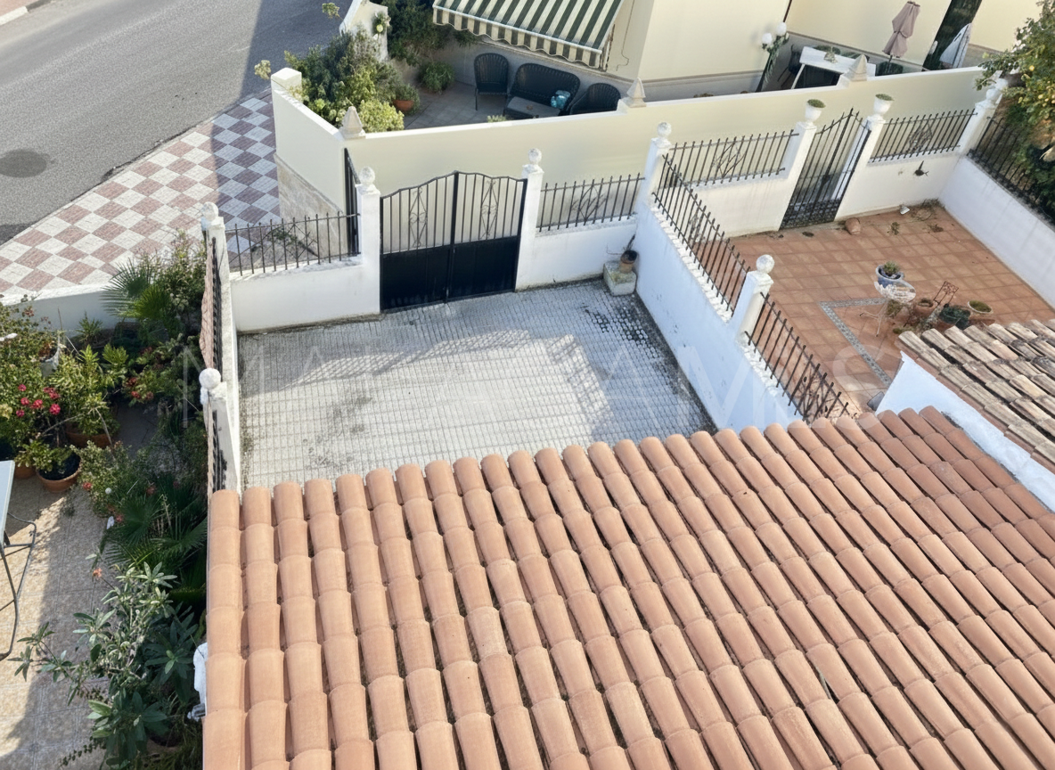 For sale 5 bedrooms town house in Calvario