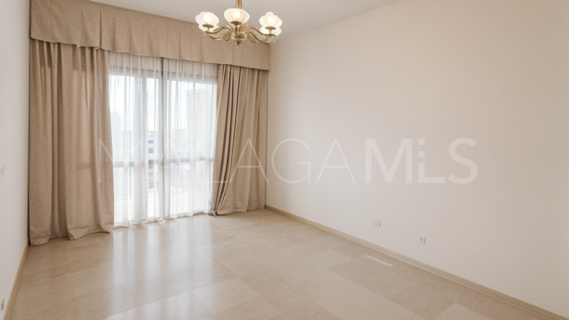 For sale 5 bedrooms town house in Calvario