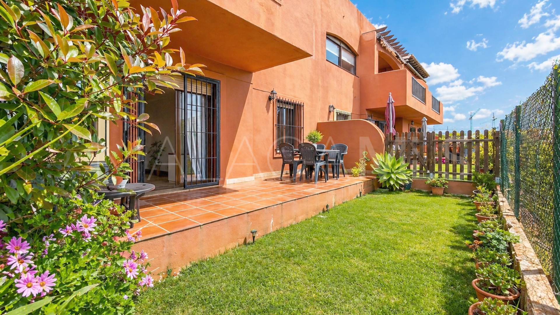 Markplanslägenhet for sale in Costa Galera