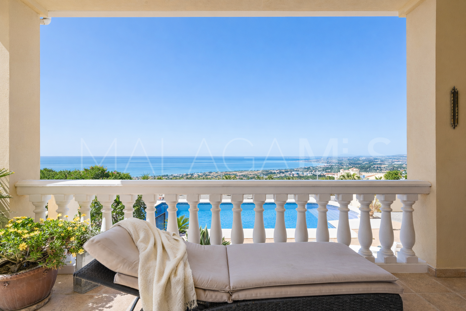 Buy Los Reales - Sierra Estepona finca with 6 bedrooms