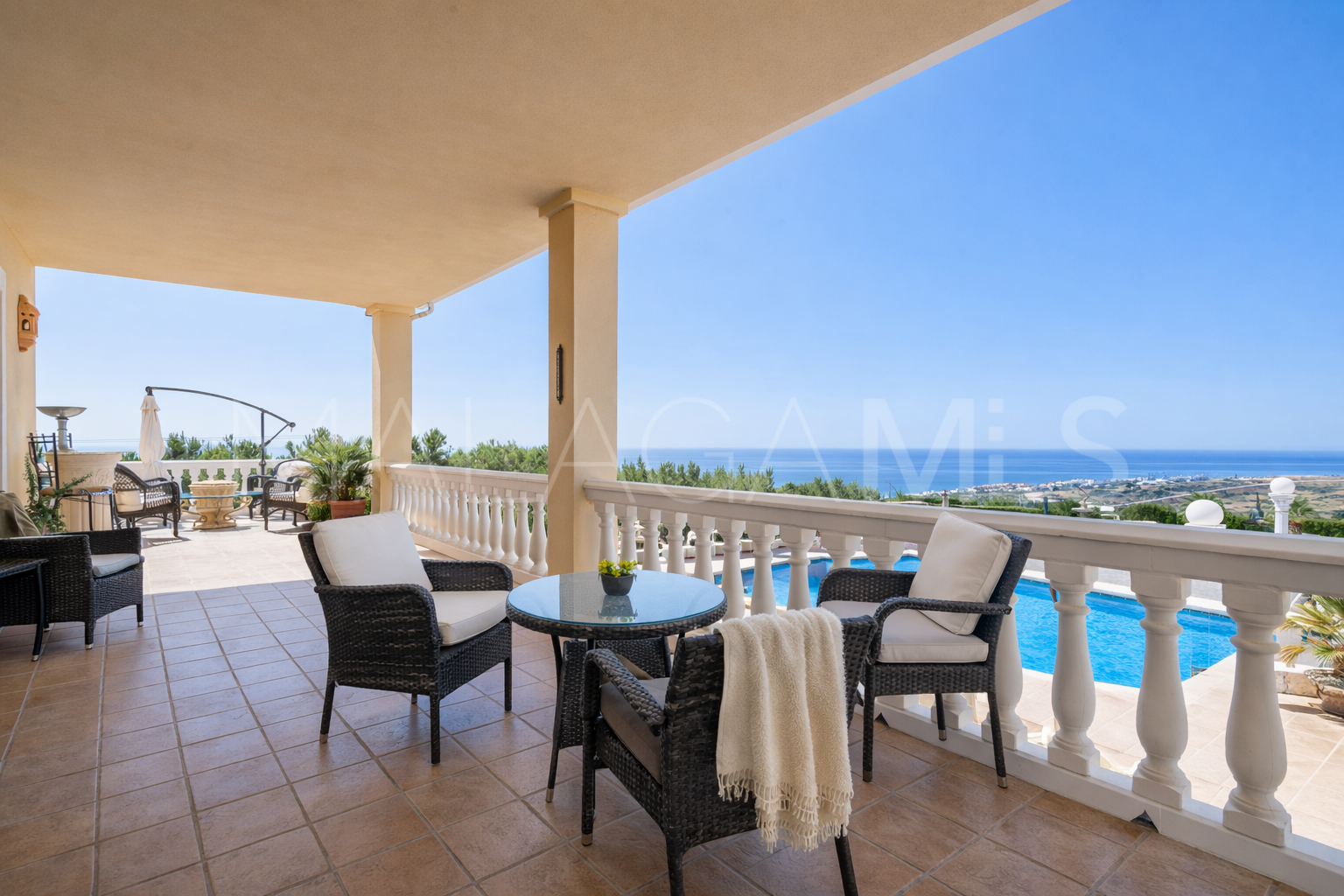 Buy Los Reales - Sierra Estepona finca with 6 bedrooms