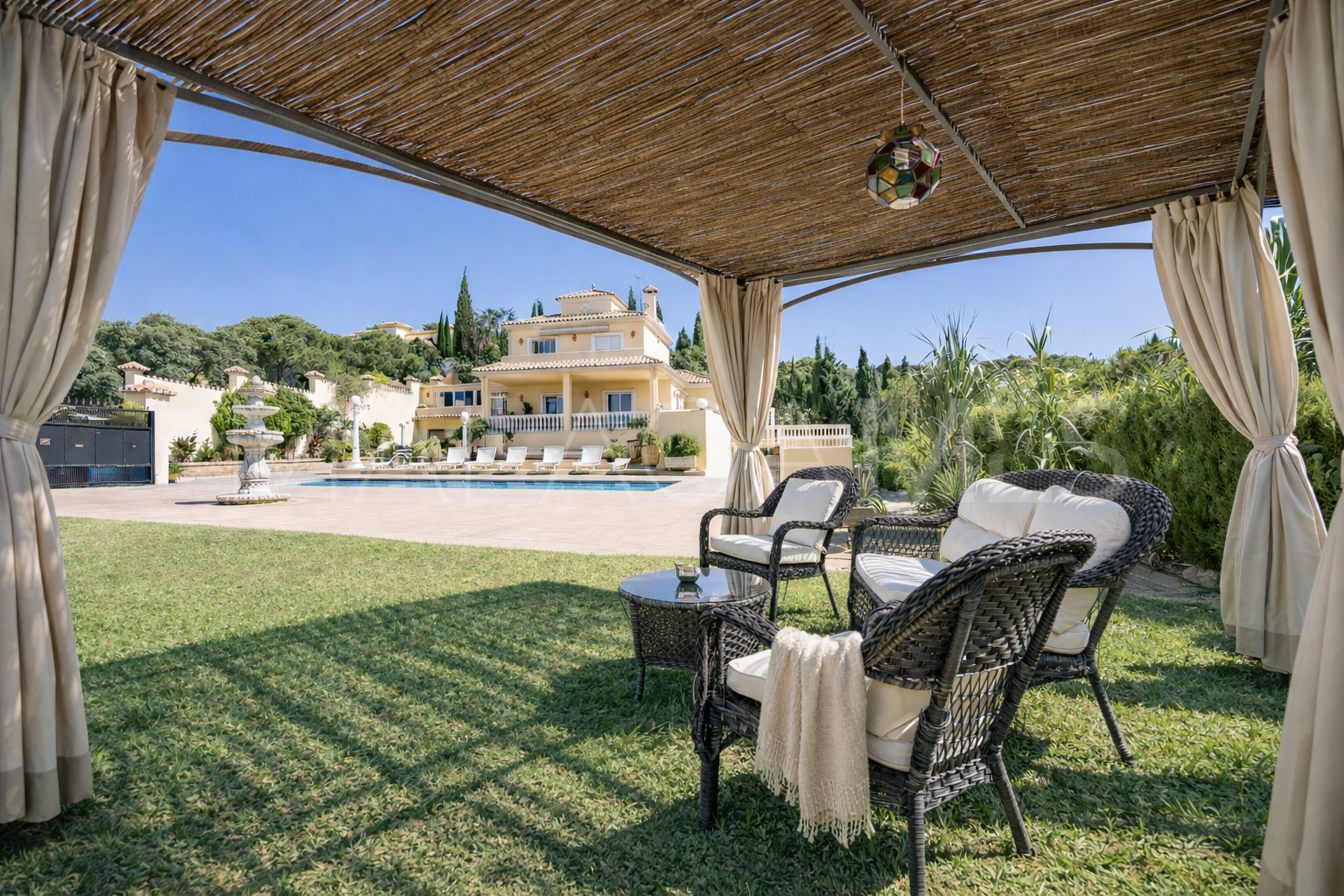 Buy Los Reales - Sierra Estepona finca with 6 bedrooms