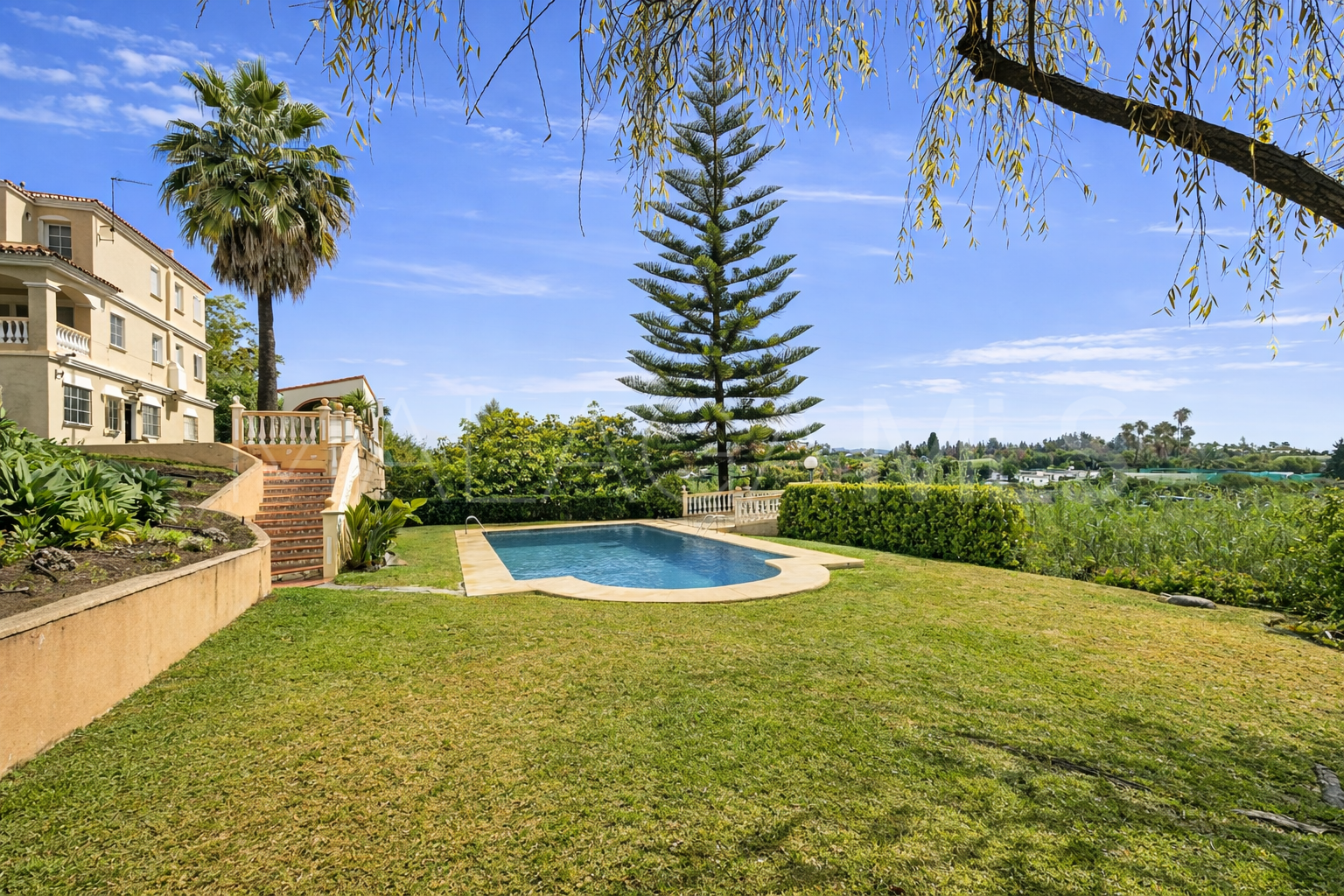 Buy villa with 5 bedrooms in El Padron