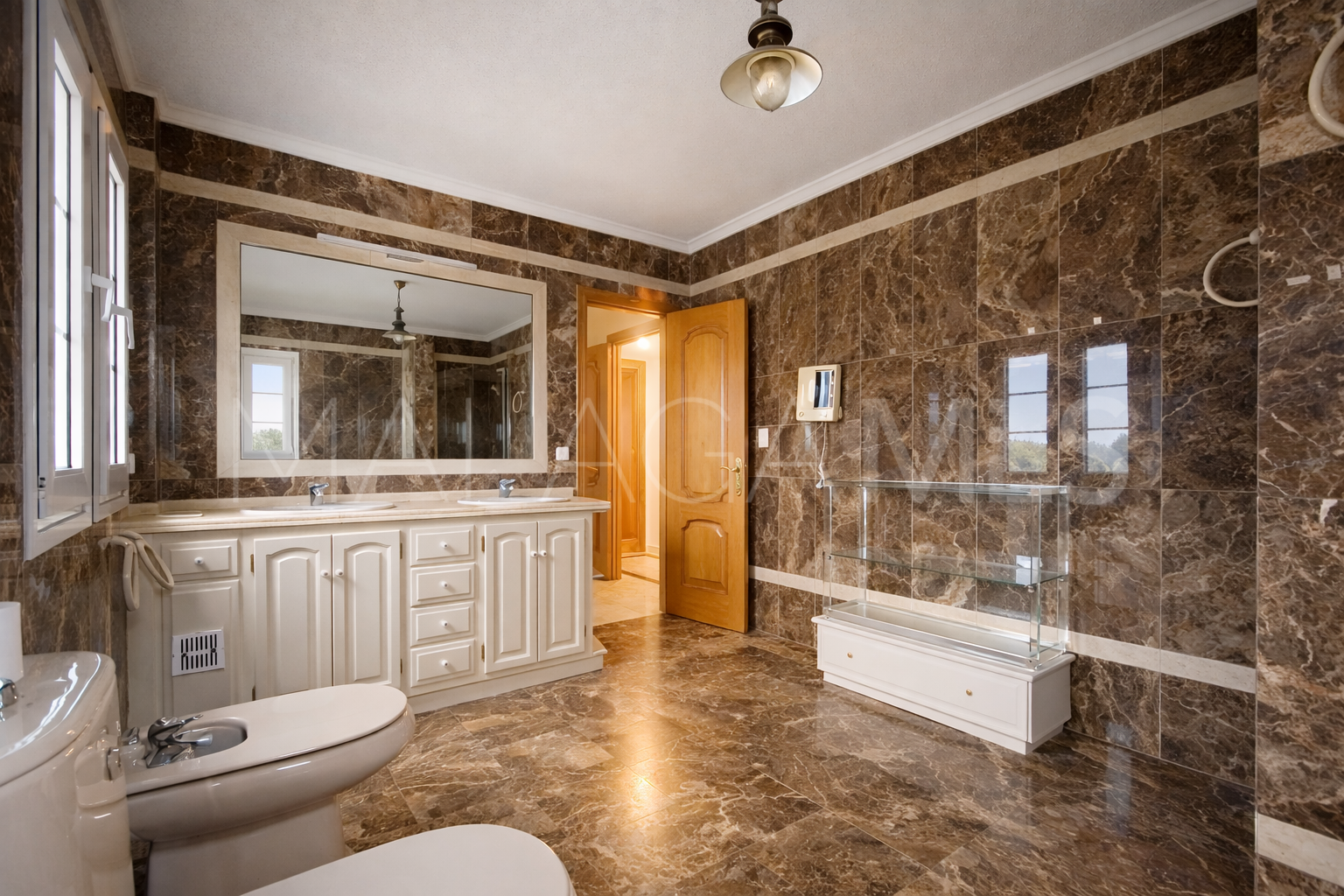 Buy villa with 5 bedrooms in El Padron