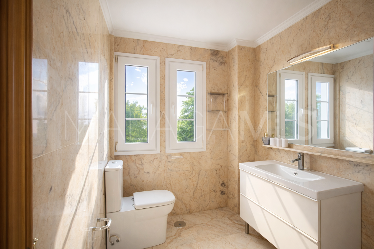 Buy villa with 5 bedrooms in El Padron