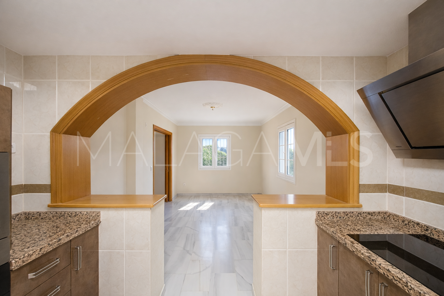 Buy villa with 5 bedrooms in El Padron