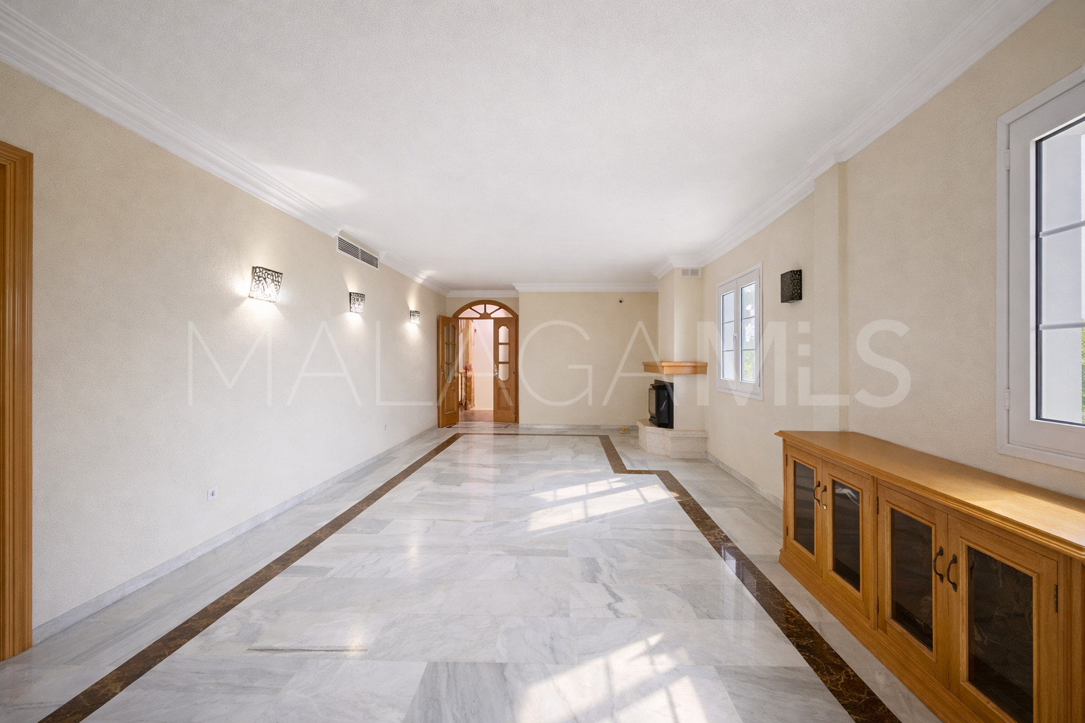 Buy villa with 5 bedrooms in El Padron