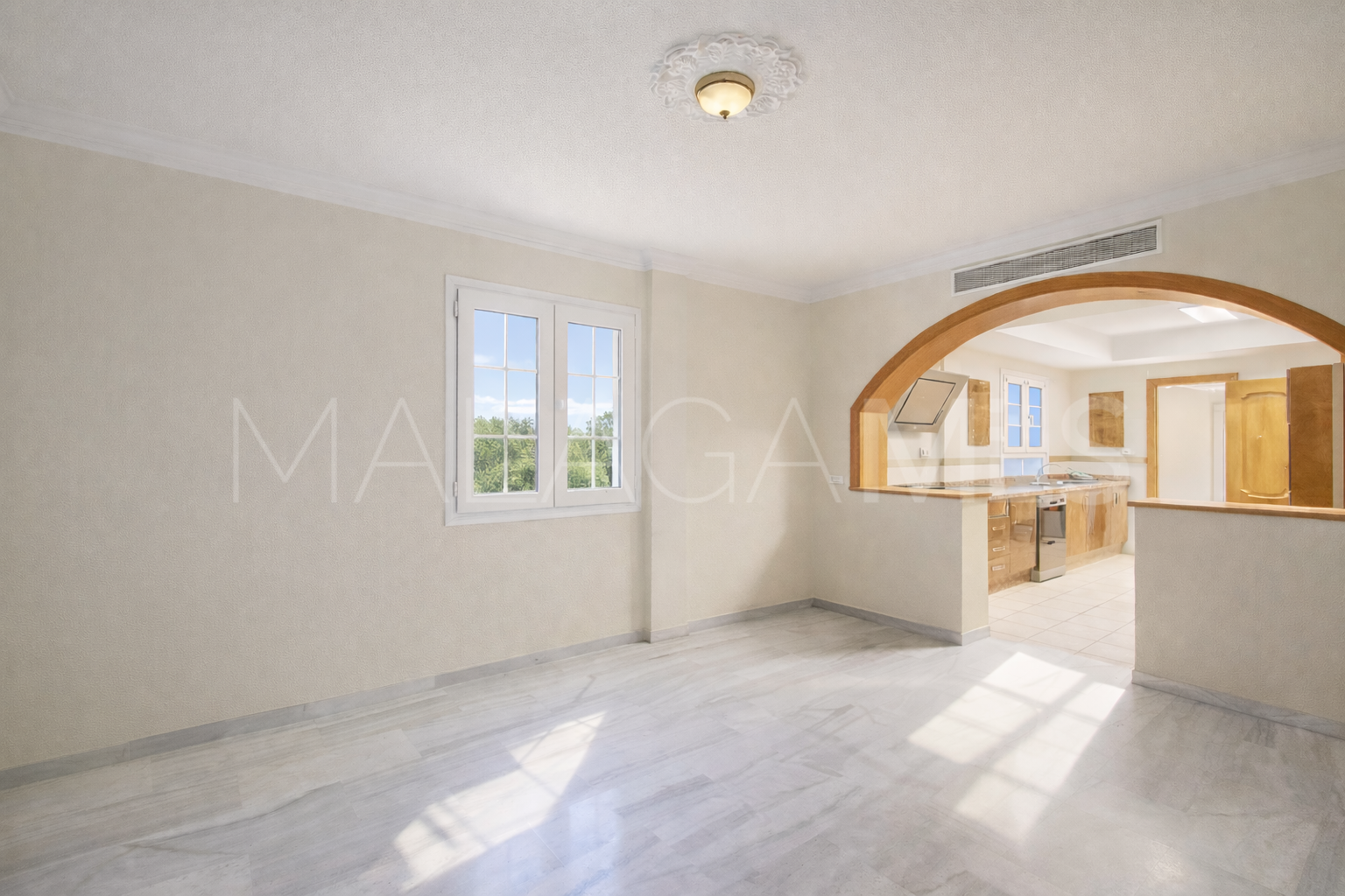 Buy villa with 5 bedrooms in El Padron