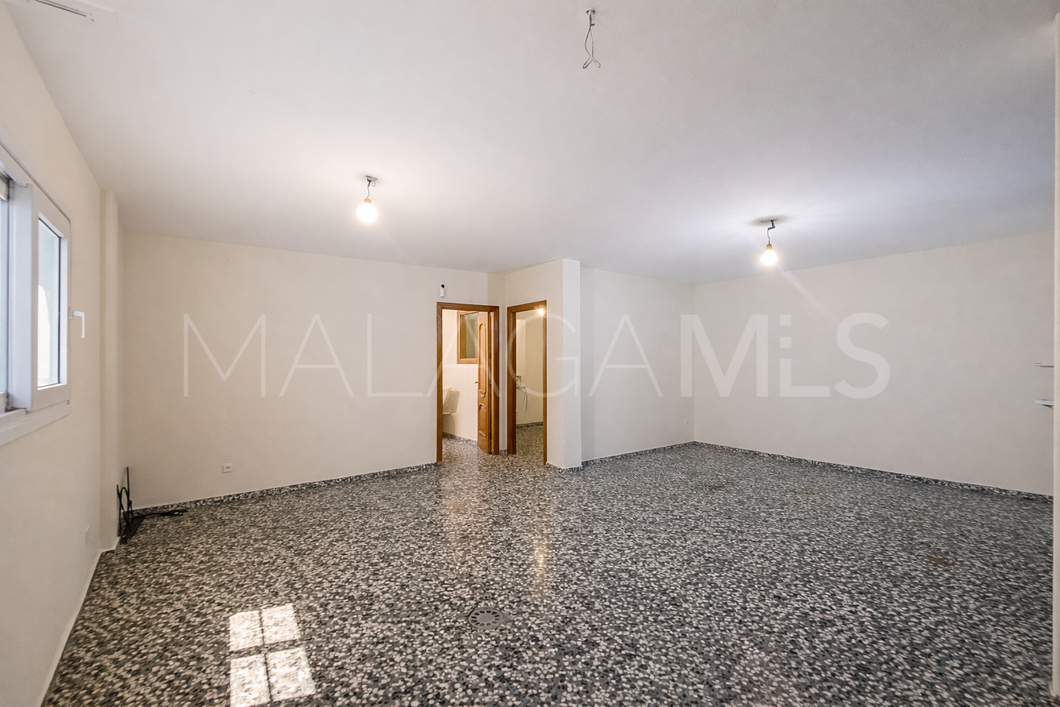 Buy villa with 5 bedrooms in El Padron