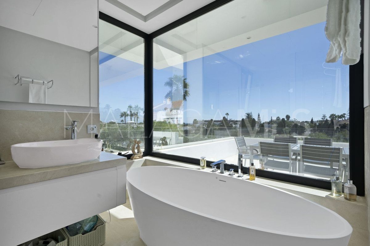 For sale villa with 6 bedrooms in El Paraiso