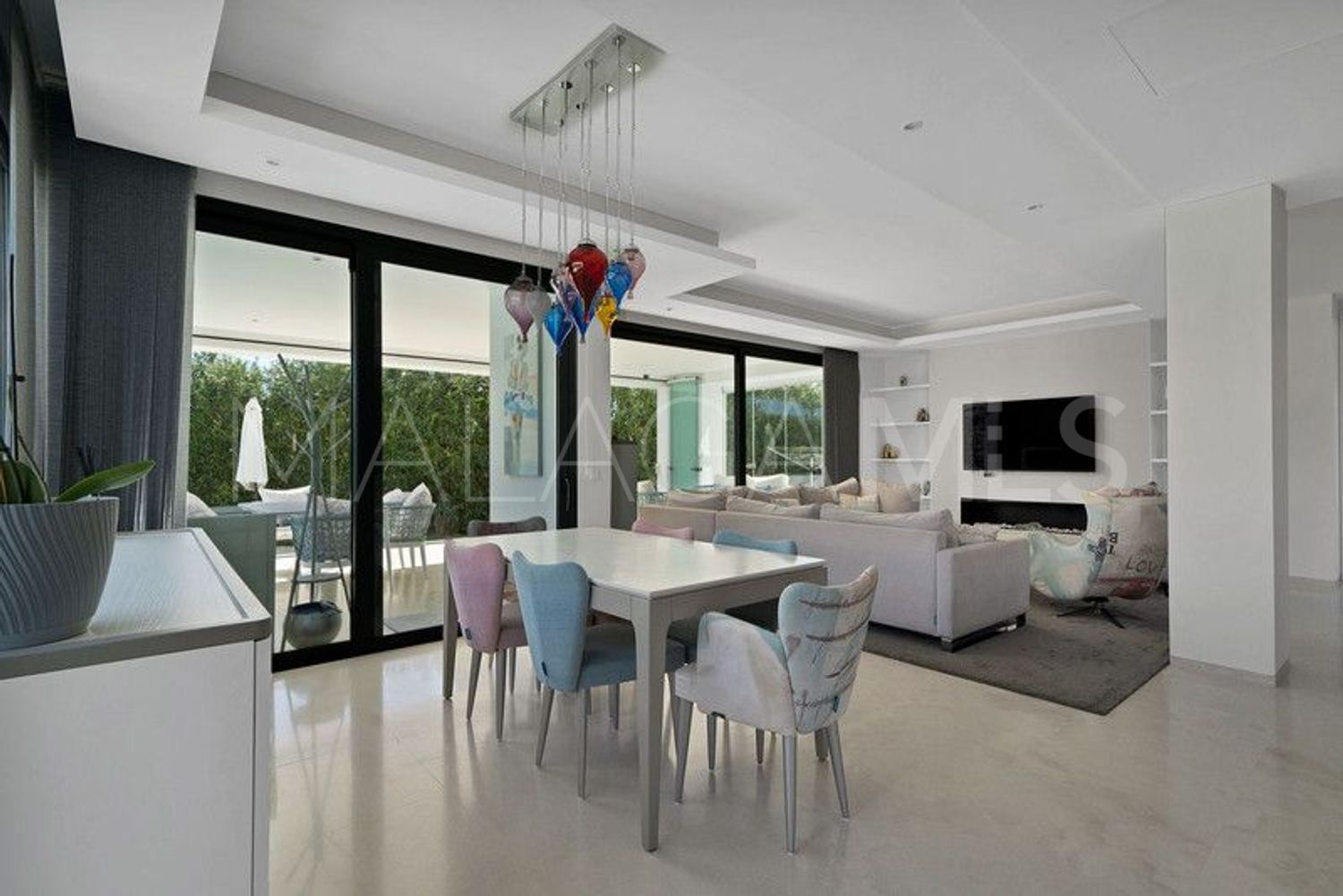 For sale villa with 6 bedrooms in El Paraiso