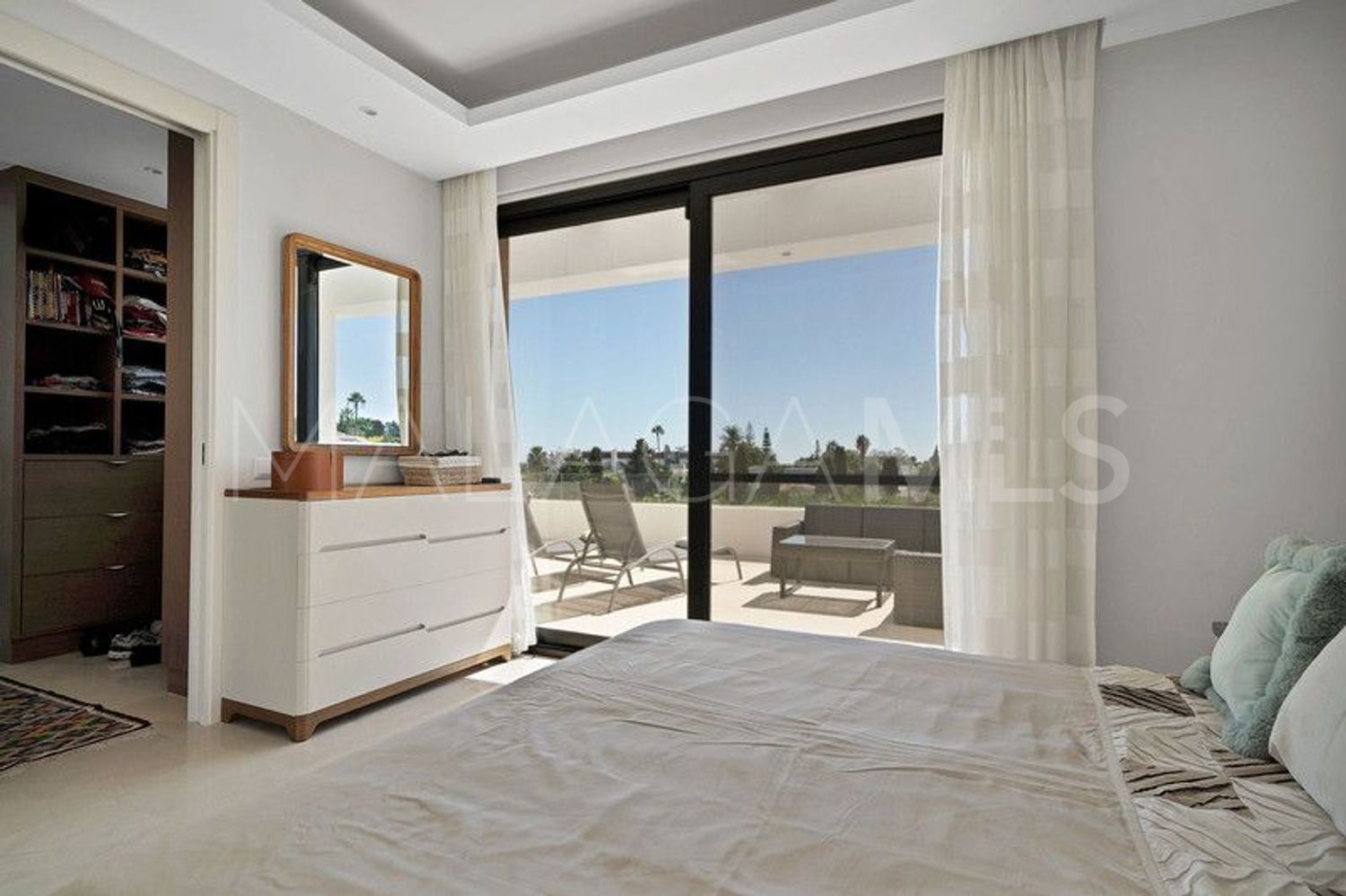 For sale villa with 6 bedrooms in El Paraiso