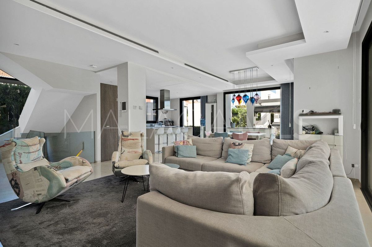 For sale villa with 6 bedrooms in El Paraiso