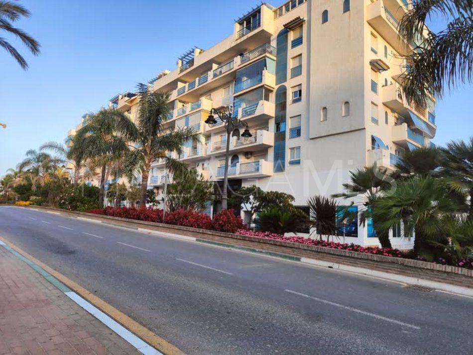 For sale Estepona Puerto commercial premises