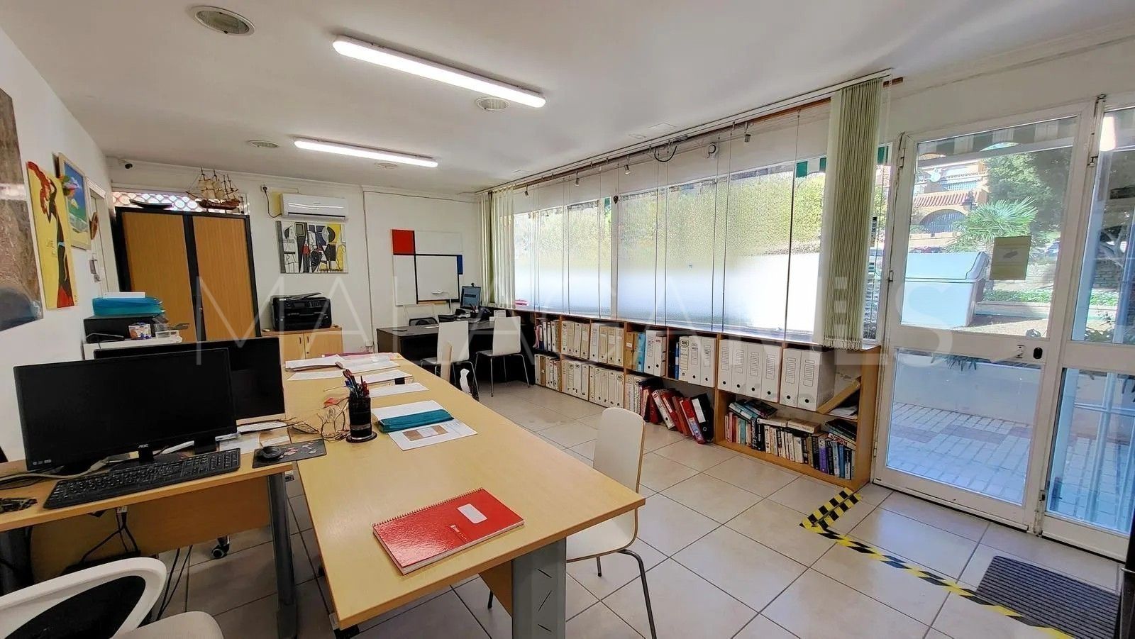 For sale Estepona Puerto commercial premises