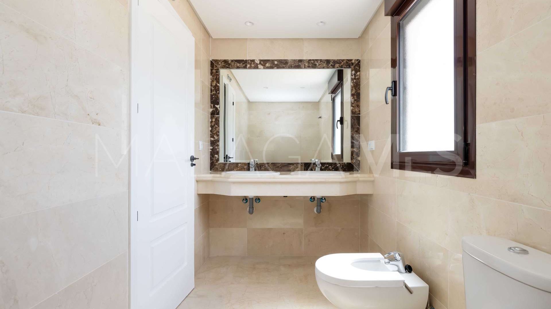 Radhus for sale in Azata Golf