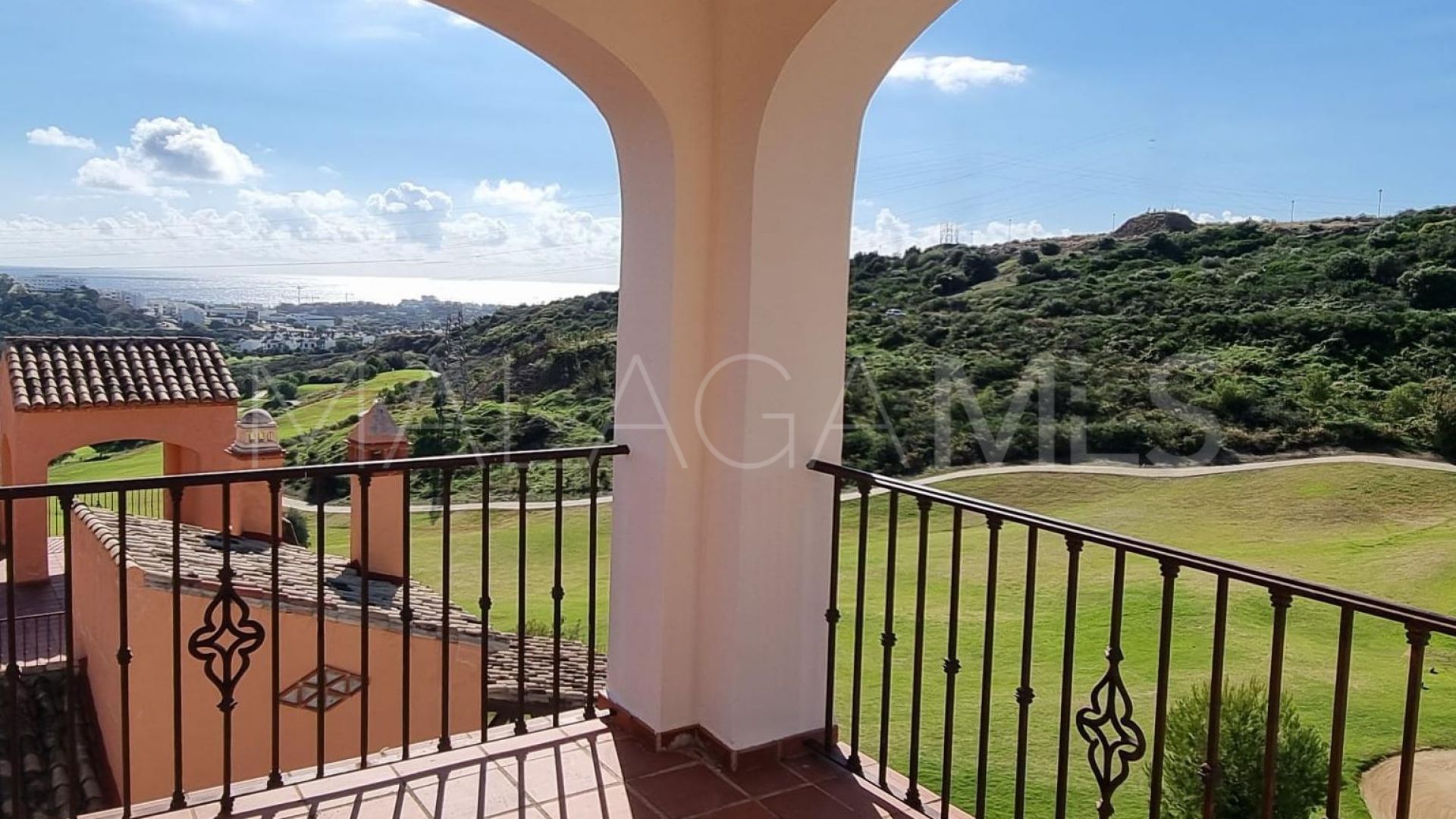 Radhus for sale in Azata Golf