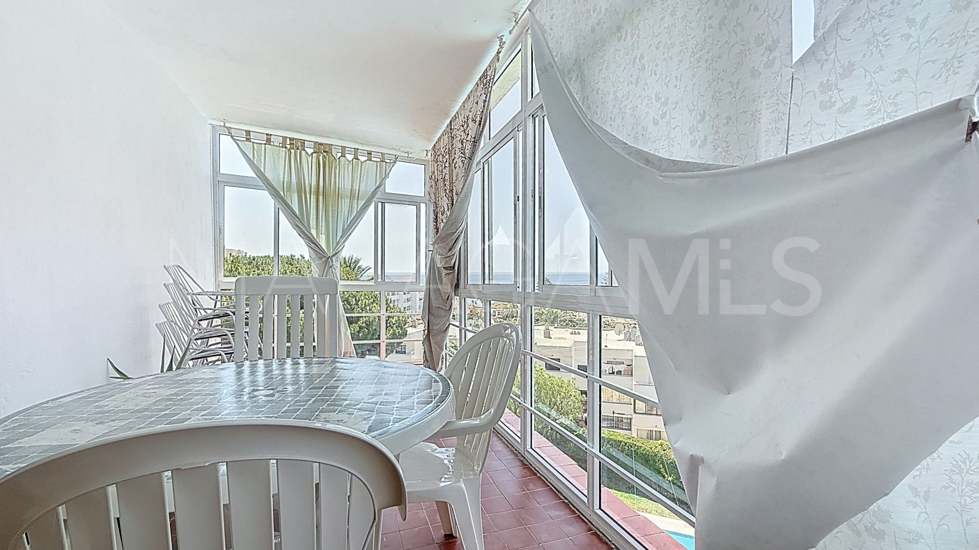 Lägenhet for sale in Estepona Puerto