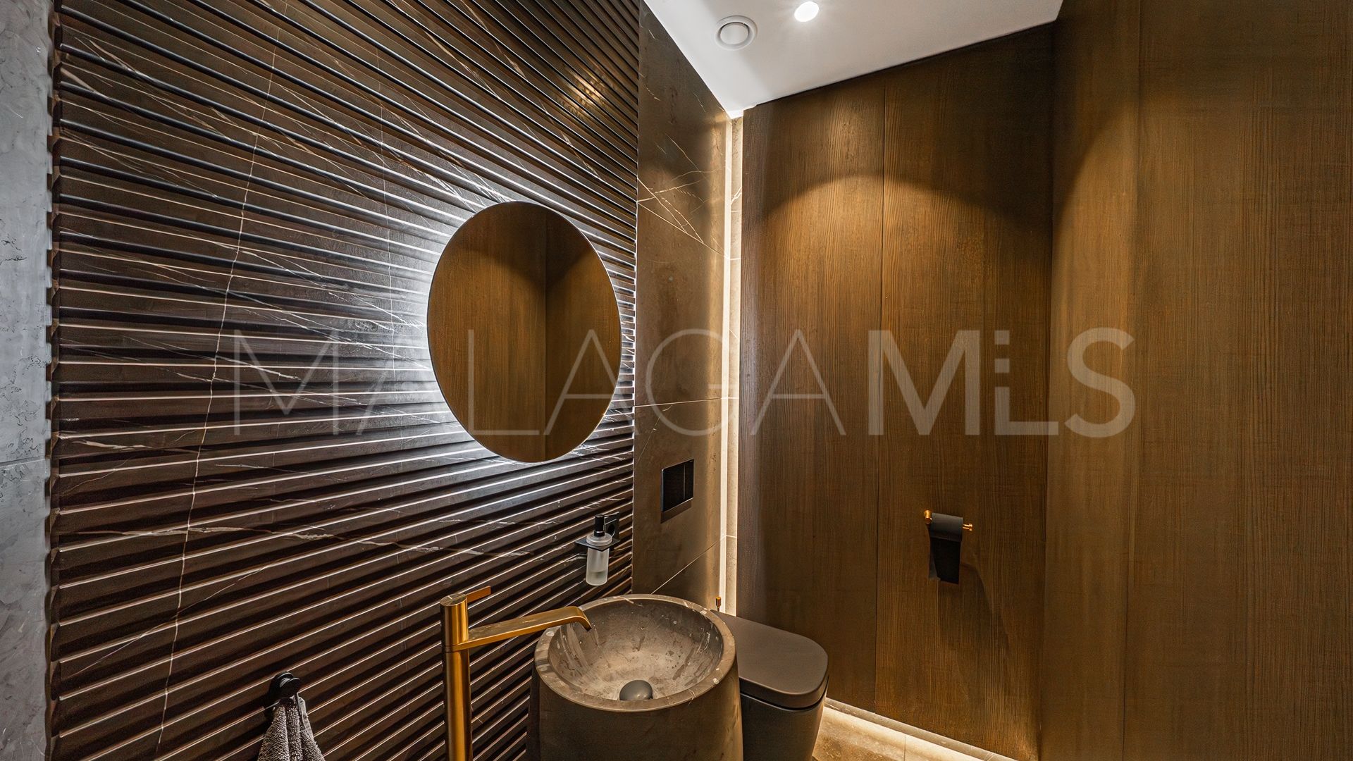 Villa for sale in Guadalmina Baja de 10 bedrooms