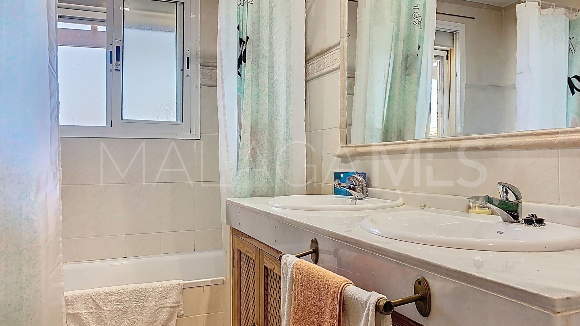 Buy Bermuda Beach 3 bedrooms town house