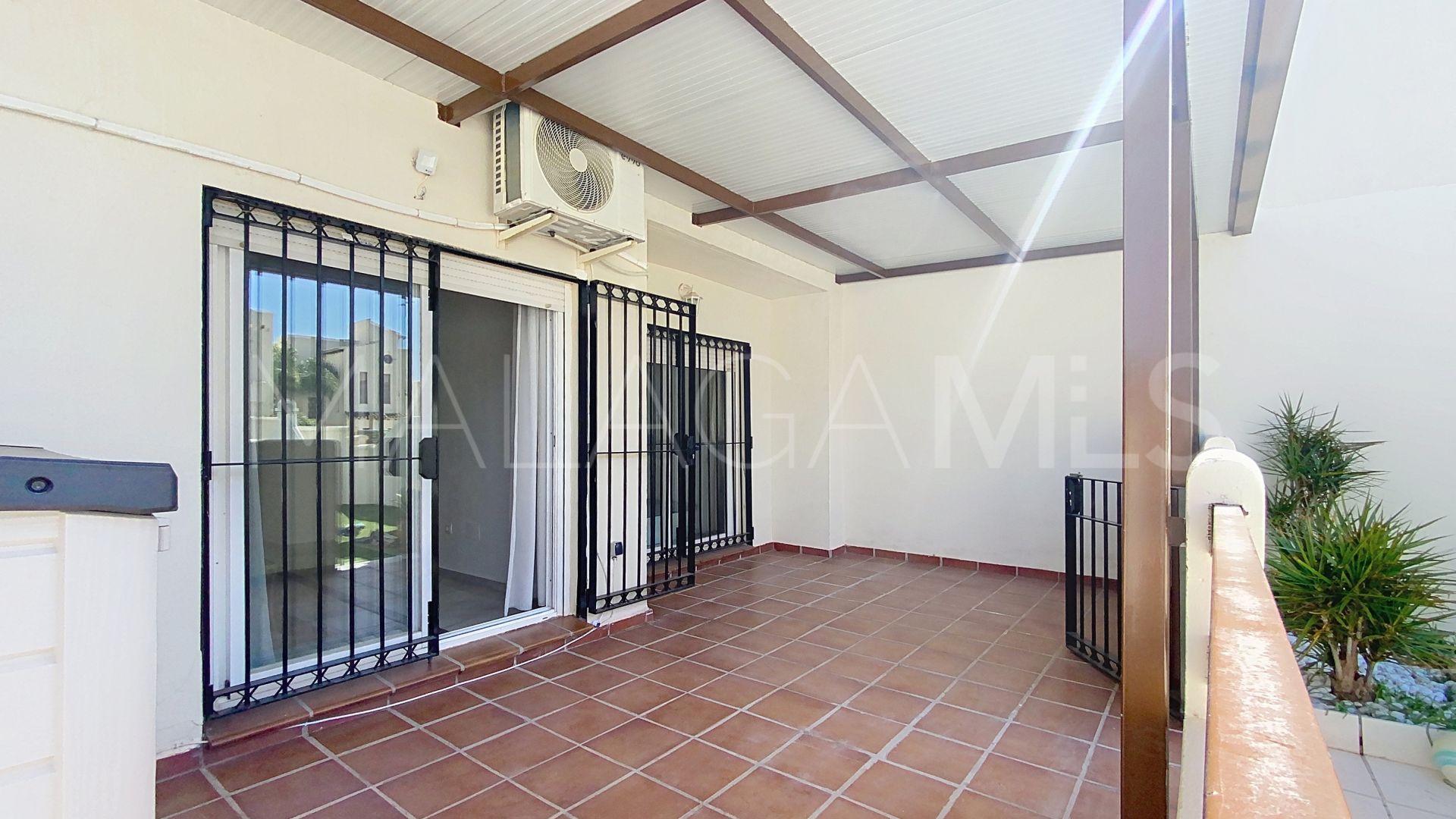 For sale ground floor apartment in Bahia de Casares