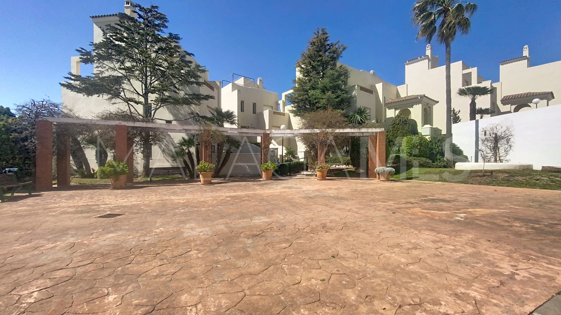 For sale ground floor apartment in Bahia de Casares