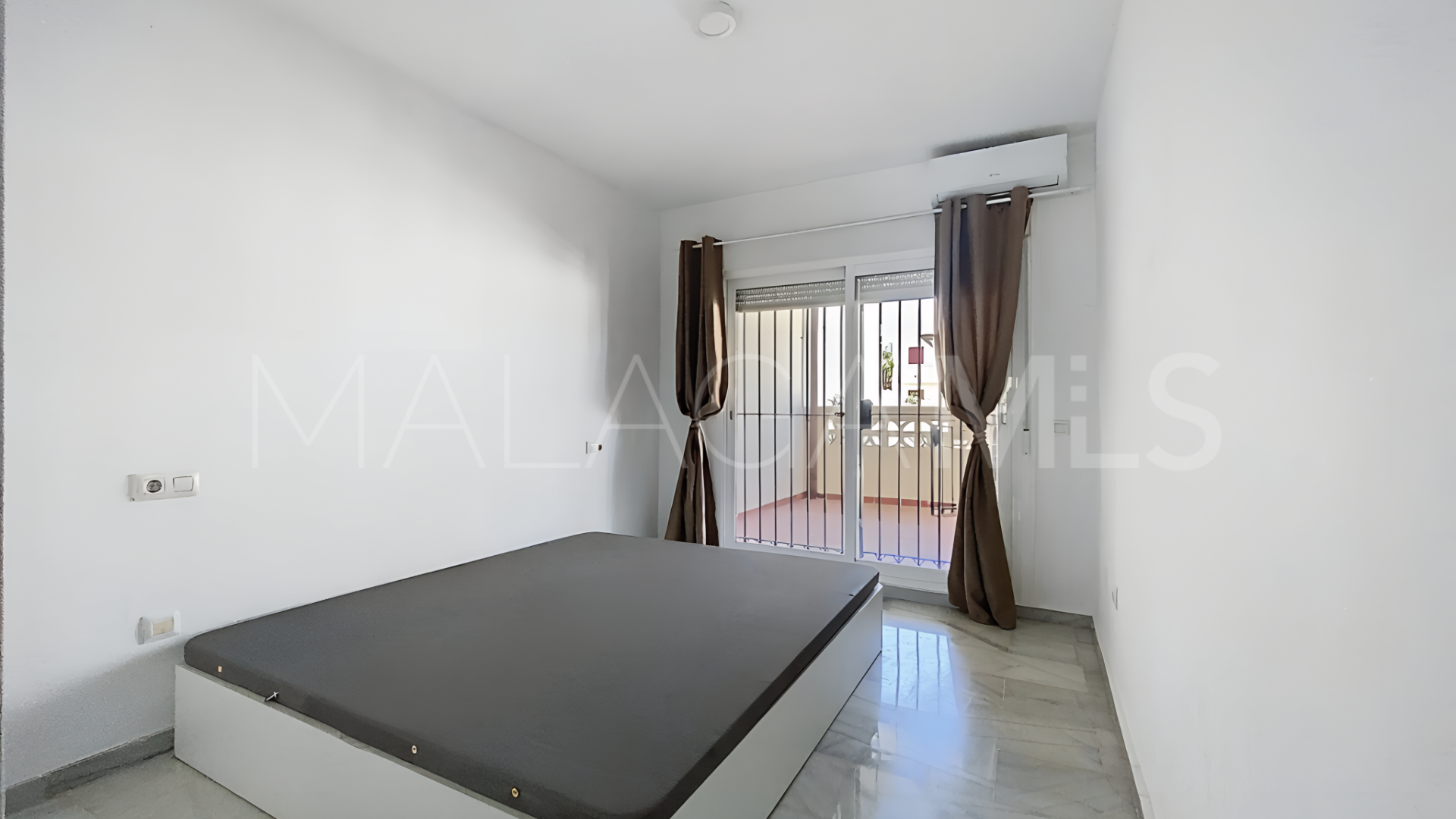 For sale ground floor apartment in Bahia de Casares