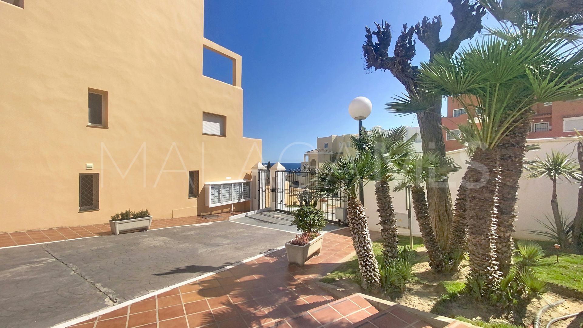 For sale ground floor apartment in Bahia de Casares