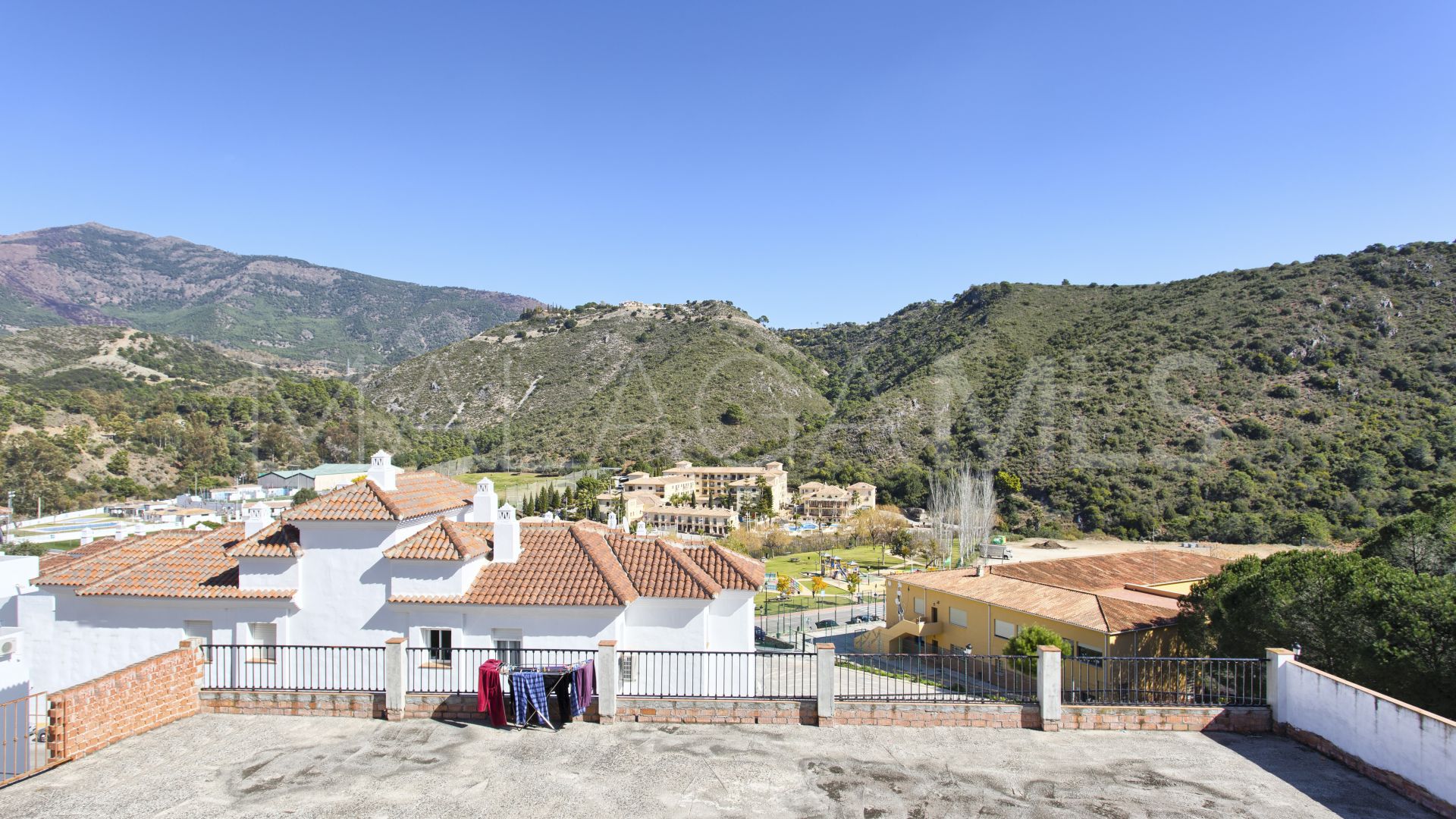 Benahavis, adosado for sale de 3 bedrooms