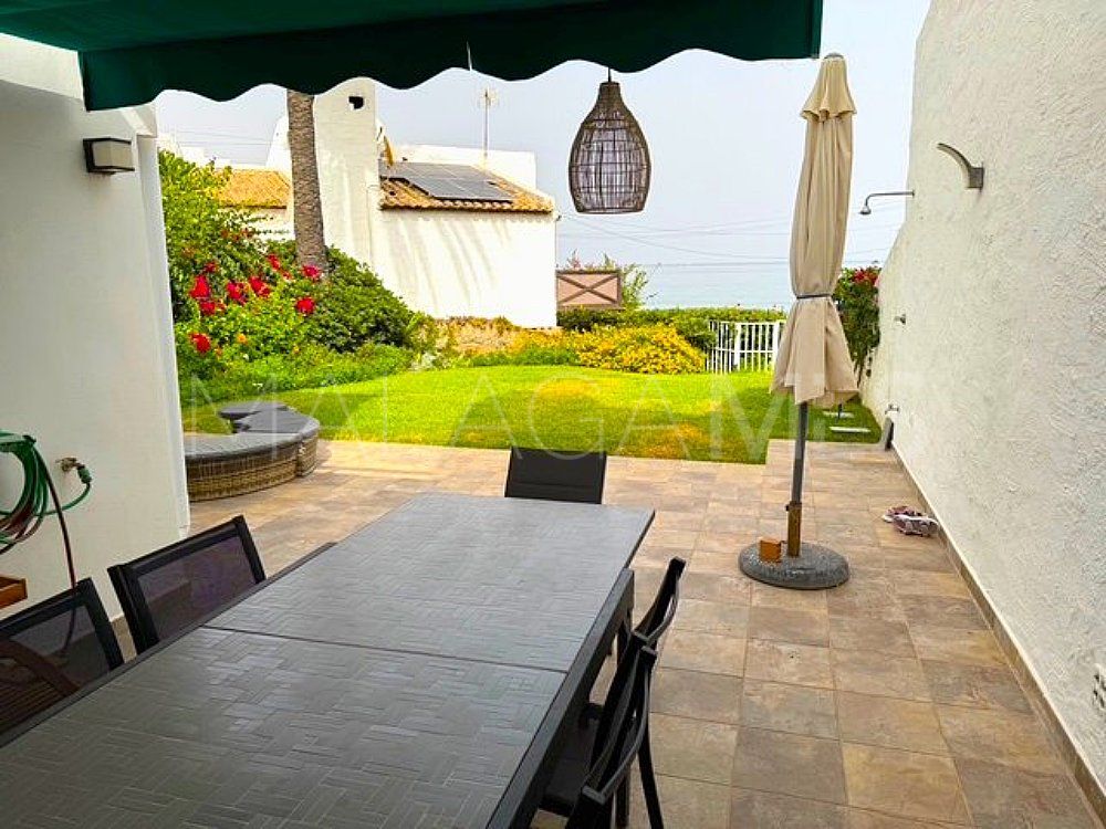For sale town house with 5 bedrooms in Bahia Dorada