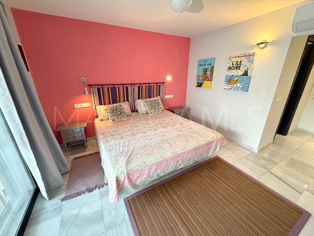 For sale town house with 5 bedrooms in Bahia Dorada