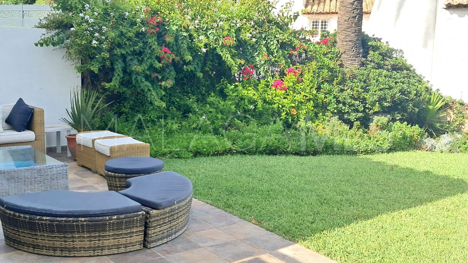 For sale town house with 5 bedrooms in Bahia Dorada