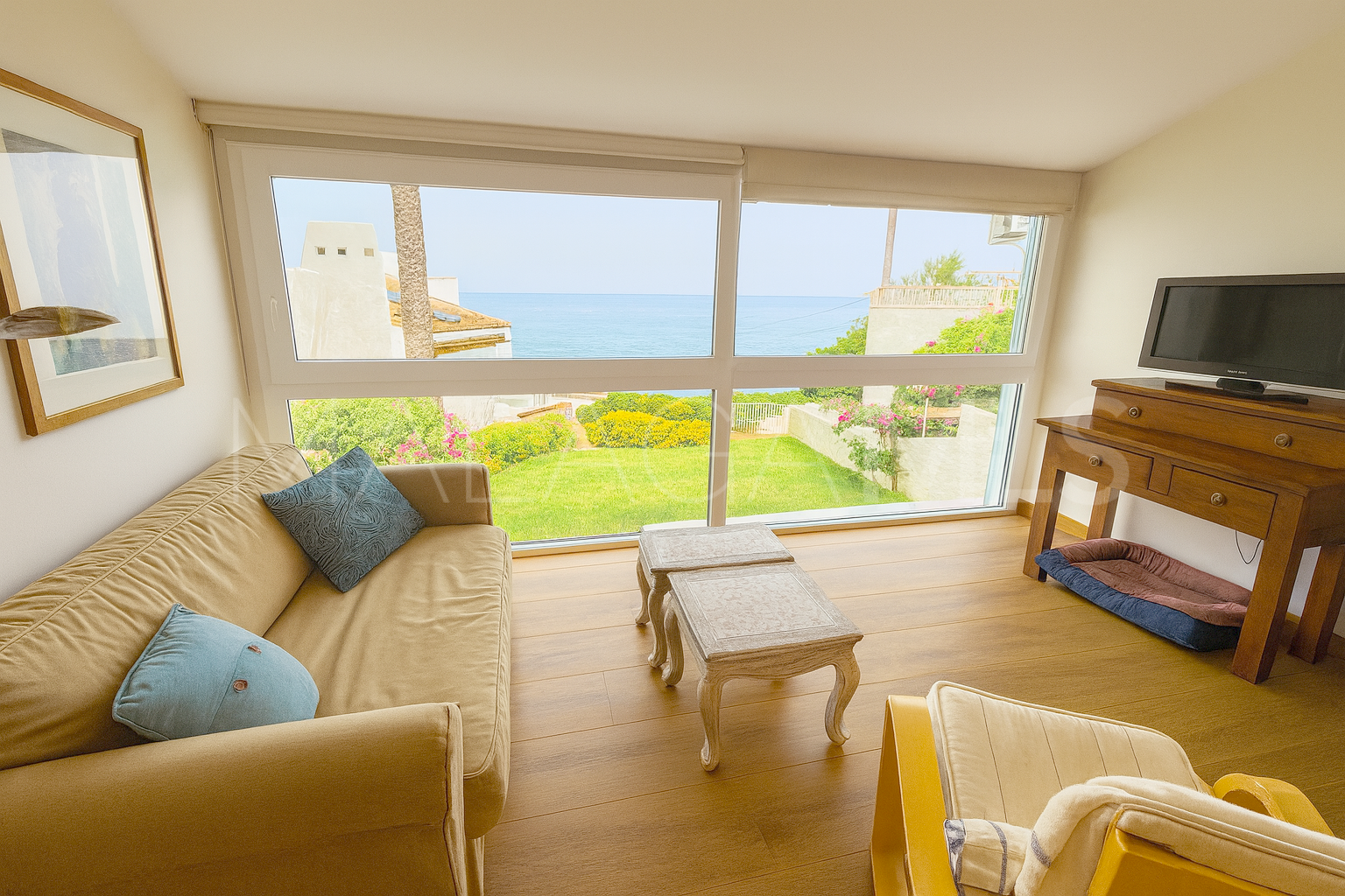 For sale town house with 5 bedrooms in Bahia Dorada