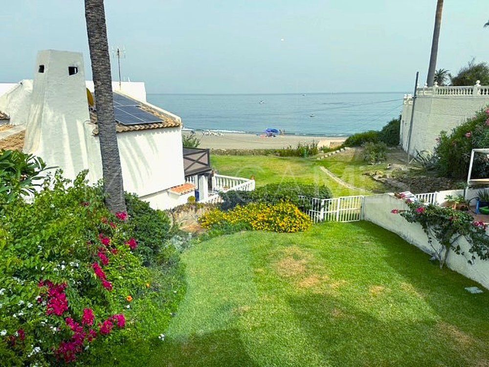 For sale town house with 5 bedrooms in Bahia Dorada