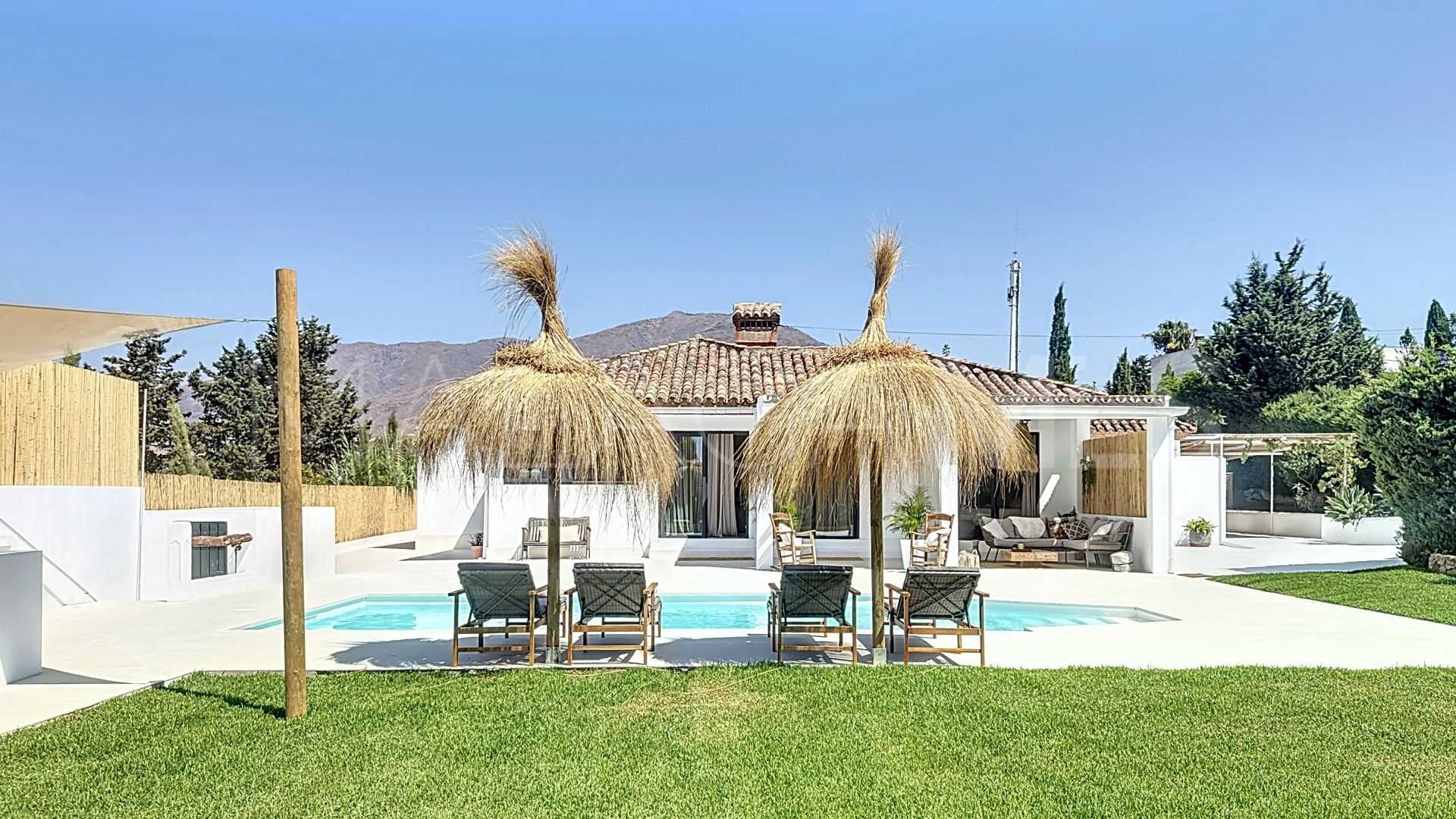 Buy villa in Don Pedro with 3 bedrooms