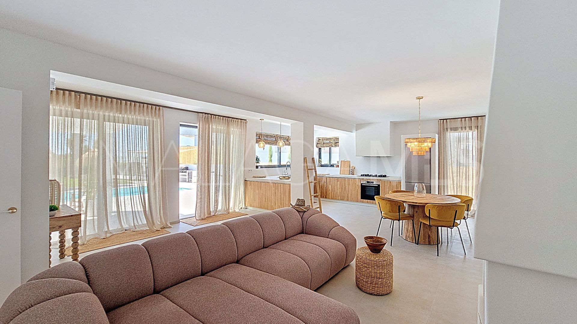 Buy villa in Don Pedro with 3 bedrooms