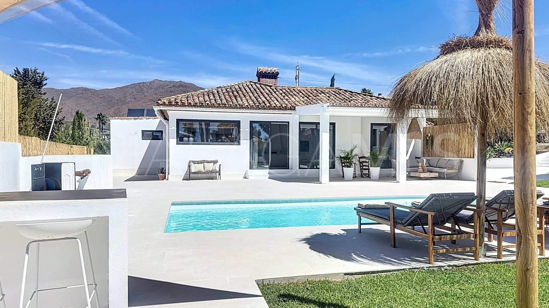 Buy villa in Don Pedro with 3 bedrooms