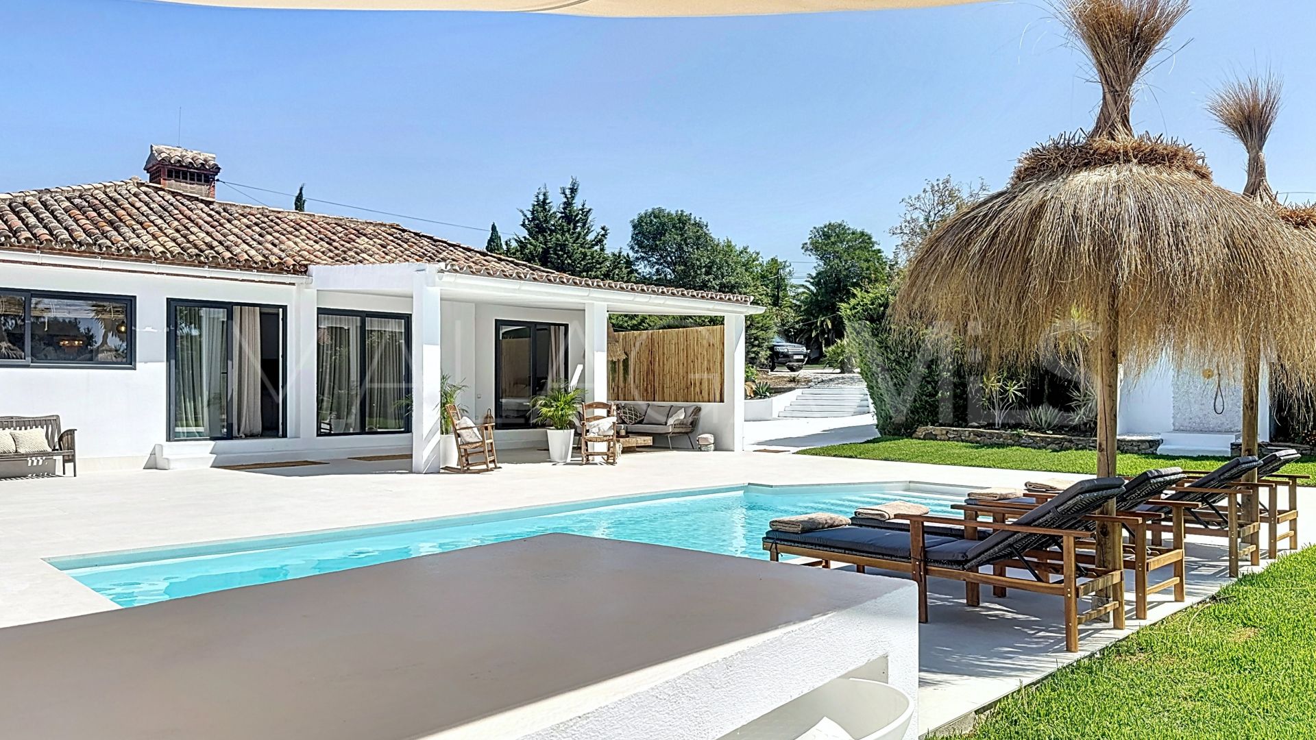 Buy villa in Don Pedro with 3 bedrooms
