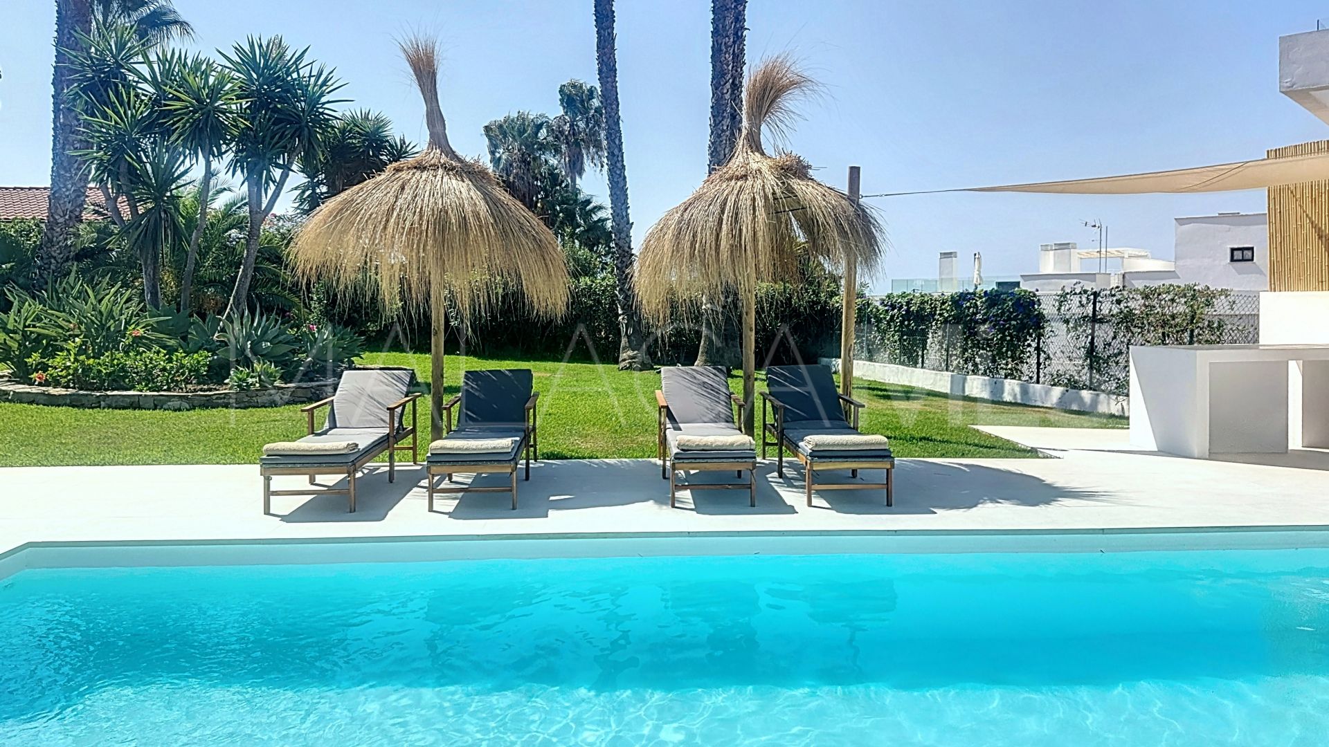 Buy villa in Don Pedro with 3 bedrooms