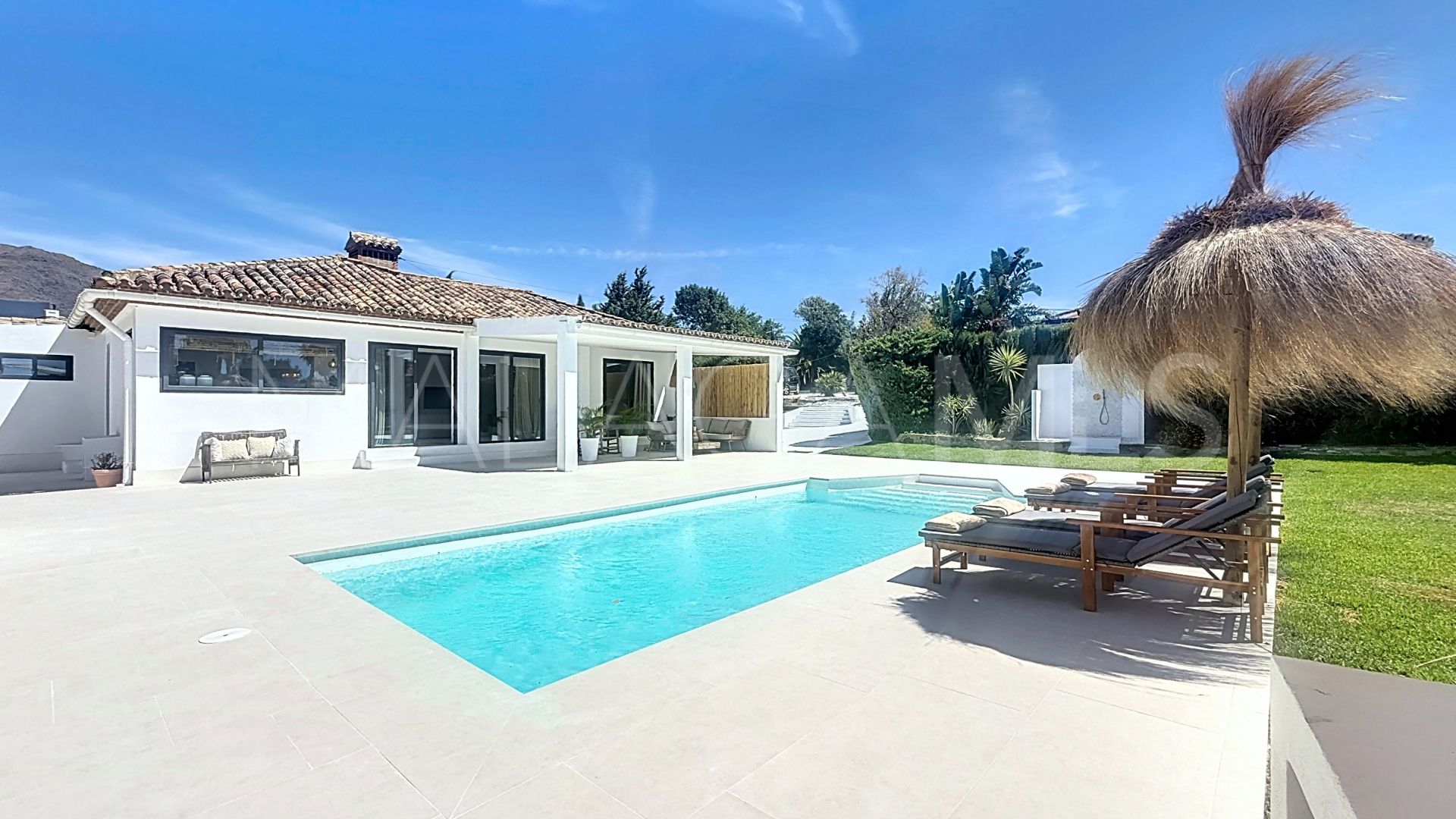 Buy villa in Don Pedro with 3 bedrooms