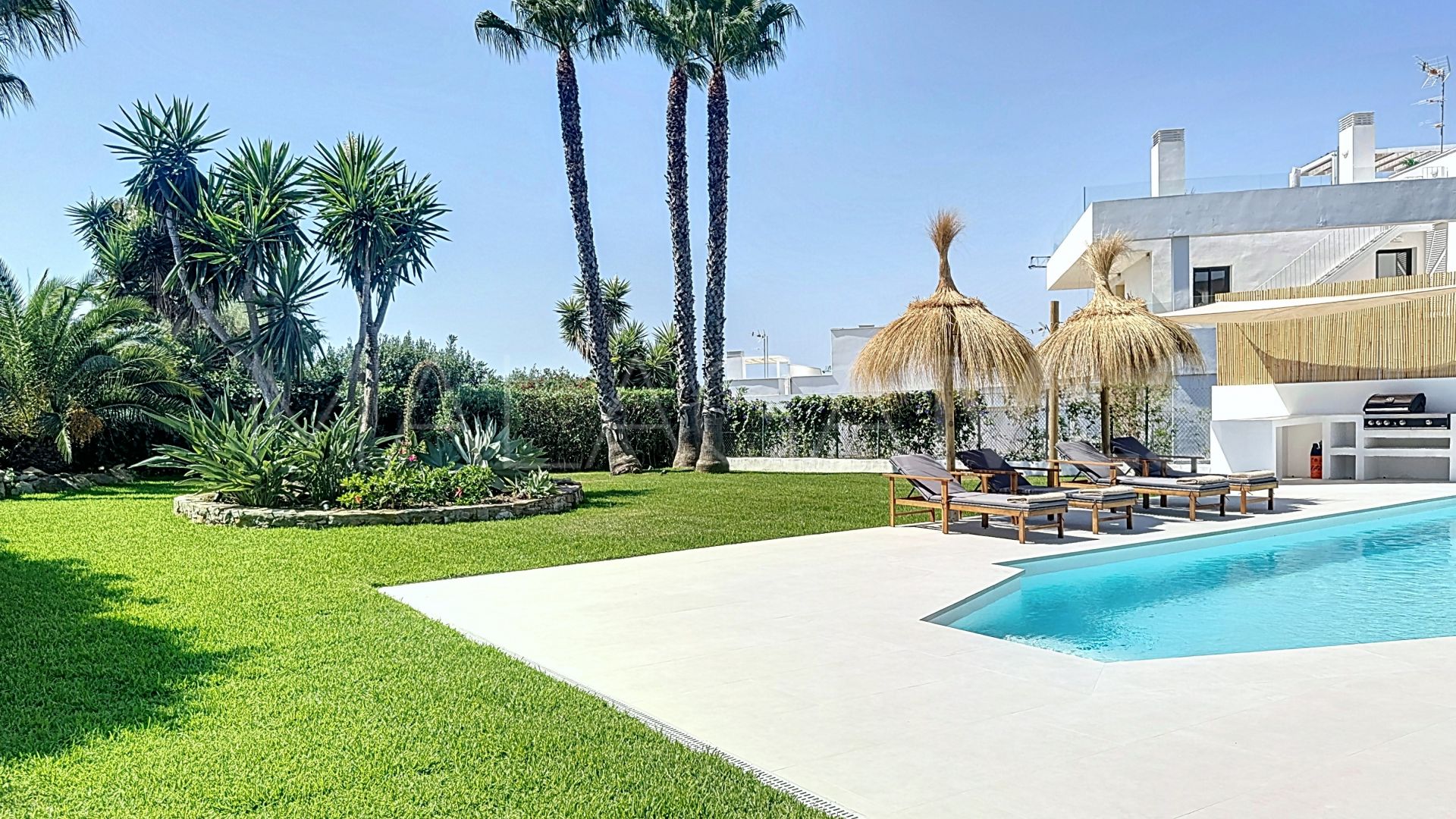 Buy villa in Don Pedro with 3 bedrooms